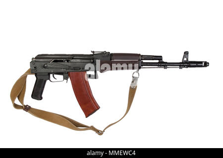 Kalashnikov fucile da assalto aks-74 para isolato su uno sfondo bianco Foto Stock