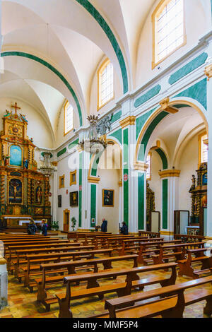 Francia, Annecy - Maggio 01, 2018: vista interna dell'altare. Chiesa di San Francesco di Salesl è la Cattolica principale luogo di culto di Annecy, in H Foto Stock