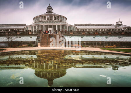 Copenaghen giardini botanici con persone in motion blur. Foto Stock