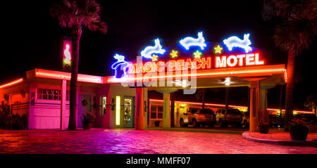 Vista notturna degli anni cinquanta Art Deco Magic Beach Motel in spiaggia Vilano vicino a Saint Augustine, Florida Foto Stock