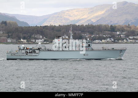 HMS Brocklesby (M33), un caccia-classe contromisure mine nave gestita dalla Royal Navy, durante le fasi di arrivo per esercitare congiuntamente il guerriero 18-1. Foto Stock