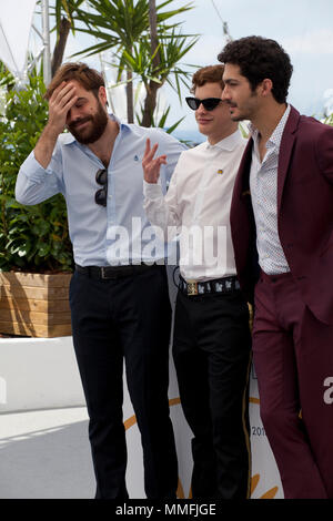 Cannes, Francia. 11 maggio 2018. Gli attori Peter Lanzani, Lorenzo Ferro e chino Darin presso El Ángel (L'Ange) Pellicola fotografica chiamata al momento della settantunesima Cannes Film Festival, venerdì 11 maggio 2018, Cannes, Francia. Photo credit: Doreen Kennedy Credit: Doreen Kennedy/Alamy Live News Foto Stock