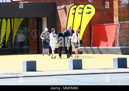 Portsmouth, Regno Unito. 11 maggio 2018. La principessa Anna e il Queen's elicottero Credit: Fotografia FSM/Alamy Live News Foto Stock