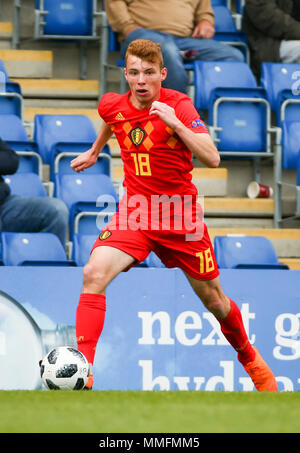 Chesterfield, Regno Unito. Xi maggio, Chesterfield Stadium, Chesterfield, Inghilterra; UEFA Under 17 Campionati Europei, Belgio v Danimarca; Tibo Persyn del Belgio in esecuzione con il credito a sfera: Azione Plus immagini di sport/Alamy Live News Foto Stock