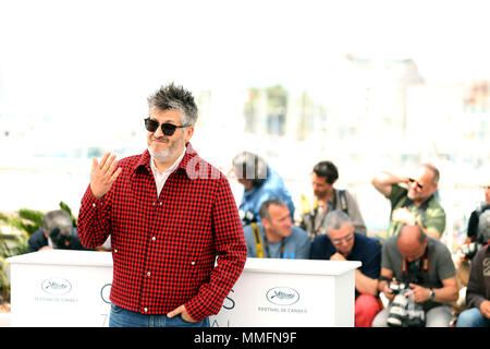 Cannes, Francia. 11 Maggio, 2018. Direttore Christophe Honore assiste il photocall per 'Siamo spiacenti Angel (Plaire, Aimer Et Courir Vite)' durante la settantunesima annuale di Cannes Film Festival presso il Palais des Festivals a Cannes, Francia, il 11 maggio 2018. Credito: Luo Huanhuan/Xinhua/Alamy Live News Foto Stock