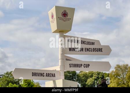 Windsor, Regno Unito. 11 maggio 2018. Il giorno 3. Royal Windsor Horse Show. Windsor. Berkshire. Regno Unito. Signpost. le direzioni.11/05/2018. Credito: Sport In immagini/Alamy Live News Foto Stock