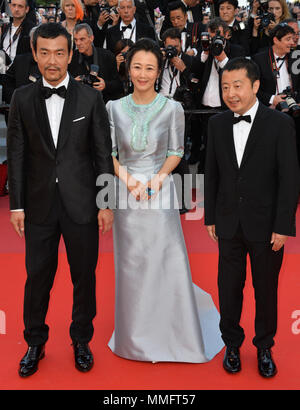 CANNES, Francia. 11 maggio 2018: ventola Liao Zhao Tao & direttore Jia Zhangke al gala screening per 'Ash è il bianco purissimo' alla settantunesima edizione del Festival de Cannes Immagine: Sarah Stewart Credito: Sarah Stewart/Alamy Live News Foto Stock