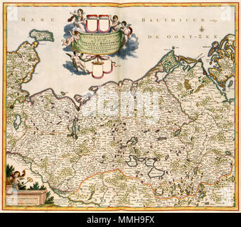 . Nederlands: Deze kaart van het hertogdom Mecklenburg werd porta uitgegeven Frederik de Wit (1630-1706). De Wit maakte daarbij gebruik van kaarten van de kartograaf Johann Lauremberg (1590-1658) die omstreeks 1622 werden gepubliceerd. Inglese: Questa mappa del ducato di Meclemburgo fu pubblicato da Frederik de Wit (1630-1706). De Wit basata sulla mappa del materiale cartografico da Johann Lauremberg (1590-1658) che sono stati pubblicati circa 1622. DUCATUS MEKLENBURGICUS in quo sunt DUCATUS VANDALIAE et MEKLENBURGI COMITATUS et EPISCOPATUS SWERINENSIS ROSTOCHIENSE et STARGARDIENSE DOMIN[I?. dopo il 1688. Un Foto Stock