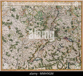 . Nederlands: Deze kaart van het stroomgebied van de Rijn, De Maas en de Moezel werd na 1681 uitgegeven door de Amsterdamse uitgever Nicolaes Visscher II (1649-1702). Inglese: Questa mappa dei fiumi Reno e Mosa e Mosella è stato pubblicato dopo il 1681 da Nicolaes Visscher II (1649-1702). TABULA GEOGRAPHICA QUA PARS MERIDIONALIS SIVE SUPERIOR RHENI MOSAE ET MOSELLE ac minores in eosdem influentes Fluvii nec non mediae partes ARCHIEPISCOPATUS. dopo il 1681. Autore ed editore: Nicolaes Visscher II Atlas Van der Hagen-KW1049B10 082-tabula Geographica QUA PARS MERIDIONALIS SIVE SUPERIOR RHENI MOSAE E Foto Stock