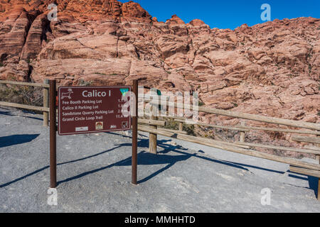 Segno distanze di marcatura per il calicò 1 trail nel Red Rock Canyon National Conservation Area al di fuori di Las Vegas, Nevada Foto Stock