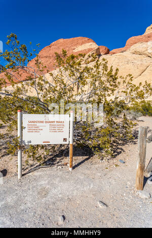 Segno descrive cava di pietra arenaria Trail nel Red Rock Canyon National Conservation Area al di fuori di Las Vegas, Nevada Foto Stock