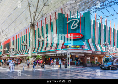 Il Binion's Gambling Hall & Hotel, formerly Binion's a ferro di cavallo, casinò in Fremont Street Experience in Las Vegas, Nevada Foto Stock