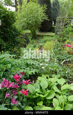 English Country Garden aiuole a Coton Manor, Northamptonshire Foto Stock