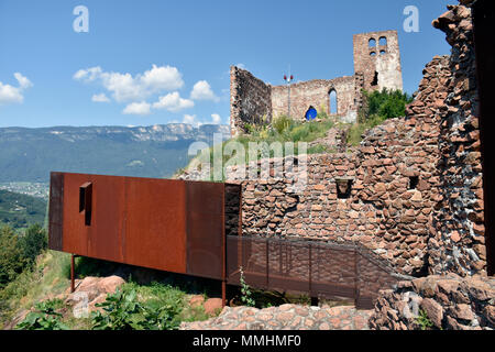 Galleria d'arte all'interno castello Firmiano, la posizione corrente del Messner Mountain Museum Firmian, Bolzano, Italia Foto Stock