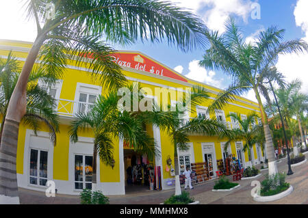 Facade colorati di un edificio in Isola di Cozumel, Messico Foto Stock