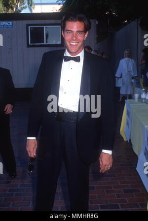 UNIVERSAL City, CA - 25 giugno: Attore Dana Ashbrook assiste il 1° Annuale Tutte le star dello sport professionale Premi al anfiteatro universale il 25 giugno 1990 in città universale, California. Foto di Barry re/Alamy Stock Photo Foto Stock