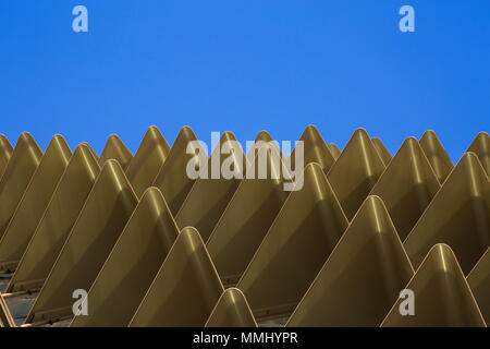 Close up sun-ombra del tetto della spianata in Singapore Foto Stock