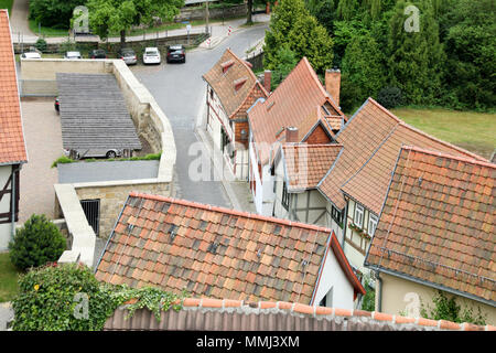 Quedlinburg, Germania - 10 Maggio 2018: vista del Patrimonio Mondiale UNESCO Città di Quedlinburg con i suoi circa 2000 metà storico-case con travi di legno. Foto Stock