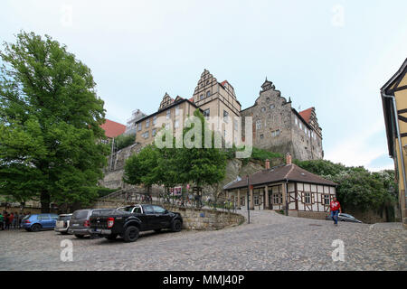 Quedlinburg, Germania - 10 Maggio 2018: vista della collina del castello della collegiata di San Servatii nel patrimonio mondiale UNESCO Città Quedlinburg, germe Foto Stock