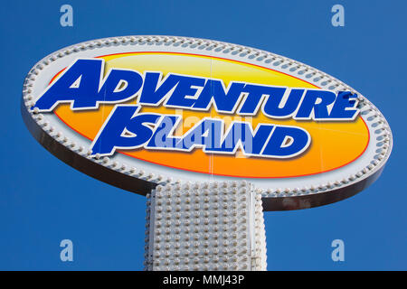 SOUTHEND-ON-SEA, Essex - Aprile 18th 2018: un segno all'Adventure Island parco divertimenti di Southend-on-Sea nell'Essex, il 18 aprile 2018. Foto Stock