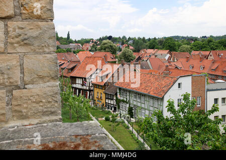 Quedlinburg, Germania - 10 Maggio 2018: vista del Patrimonio Mondiale UNESCO Città di Quedlinburg con i suoi circa 2000 metà storico-case con travi di legno. Foto Stock
