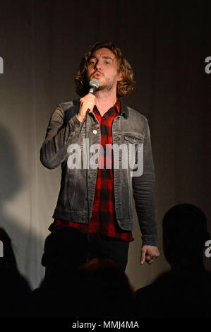 Il Seann Walsh alzarsi comico sul palco a la legione a Lerwick Shetland Foto Stock