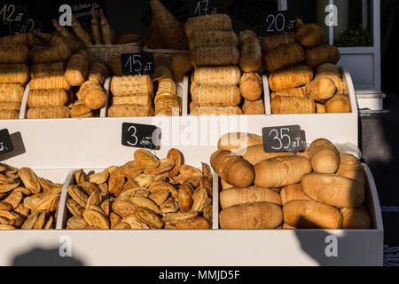 Oscypek, il tradizionale formaggio polacco, Cracovia in Polonia Foto Stock