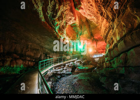 Kutaisi, Georgia. Vista di Sataplia grotta carsica in stato di riserva di Sataplia. Foto Stock