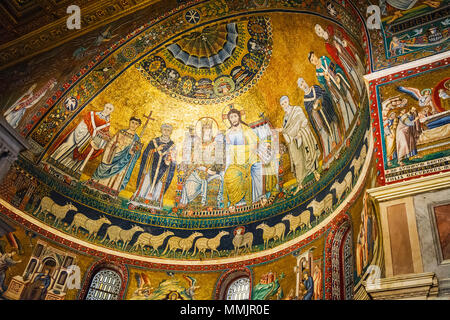 Roma, Italia, Marzo 2017: dettaglio mosaico dell'abside della chiesa di Santa Maria in Trastevere a Roma Foto Stock