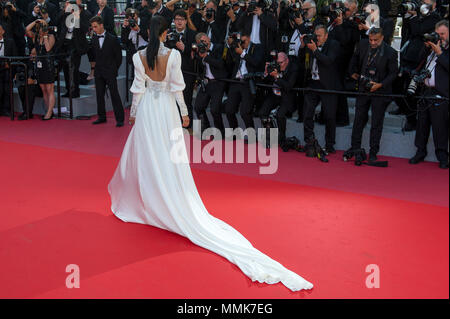 Cannes, Francia. 11 maggio 2018. L'attrice Miya Muqi assiste lo screening di " cenere è il bianco purissimo (Jiang Hu Er Nv)' durante la settantunesima annuale di Cannes Film Festival presso il Palais des Festivals il 11 maggio 2018 a Cannes, Francia Credito: BTWImages/Alamy Live News Foto Stock