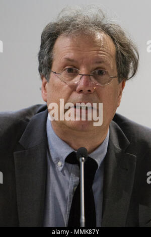 Torino, Italia. 11 maggio 2018. Filosofo italiano Maurizio Ferraris è ospite del 2018 Torino Salone del libro. Credito: Marco Destefanis/Alamy Live News Foto Stock