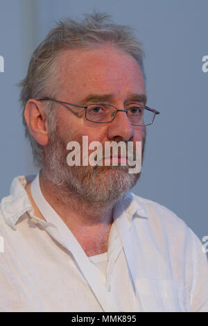 Torino, Italia. 11 maggio 2018. Scrittore britannico Paul Dowswell è ospite del 2018 Torino Salone del libro. Credito: Marco Destefanis/Alamy Live News Foto Stock