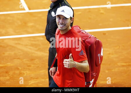 Madrid, Spagna. 8 Maggio, 2018. Ben McLachlan (JPN) 8 maggio 2018 - Tennis : Ben McLachlan del Giappone festeggiare dopo la vincita raddoppia il 1° round match contro John Isner e Jack Calza di Stati Uniti d'America sull'ATP World Tour Masters 1000 Mutua Madrid Open torneo di tennis presso la Caja Magica a Madrid, Spagna, 8 maggio 2018. Credito: Mutsu Kawamori/AFLO/Alamy Live News Foto Stock