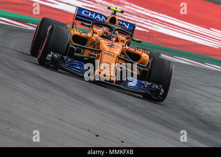 Barcellona, Spagna. 12 Maggio 2018: Stoffel Vandoorne (BEL) rigidi durante la terza sessione di prove libere del GP di Spagna sul circuito de Barcelona - Catalunya nella sua McLaren MCL33 Credito: Matthias Oesterle/Alamy Live News Foto Stock