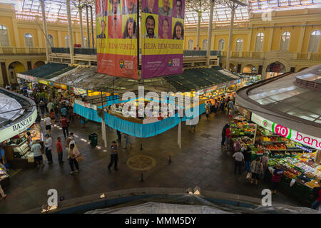 La sala del mercato 'Mercado Publico' nel centro di Porto Alegre, Rio Grande do Sul, Brasile, America Latina Foto Stock