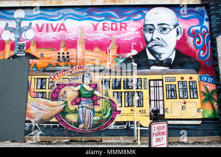 Ybor City, Florida's più antico e storico quartiere di cibi cubani, sigari, moda rétro. Situato nel centro di Tampa. Foto Stock