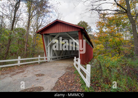 L'Everett Road ponte coperto in Cuyahoga Valley National Park in Penisola Ohio. Foto Stock