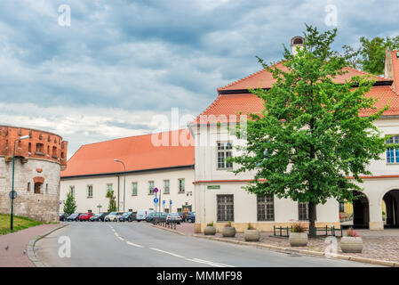 Architettura presso le strade di Cracovia in un giorno di estate Foto Stock