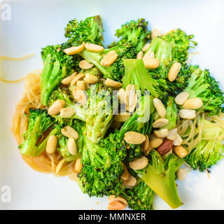 Asian cibo sano con i broccoli Foto Stock