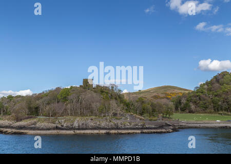 Dunollie castello, un piccolo castello in rovina situato su di una collina a nord della città di Oban in Argyll and Bute, Scozia occidentale e il gateway Ebridi Foto Stock