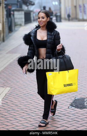 Il cast del film TOWIE scene a Chop Bloc in Chelmsford Essex con: Yazmin Oukhellou dove: Chelmsford, Regno Unito quando: 12 Apr 2018 Credit: WENN.com Foto Stock