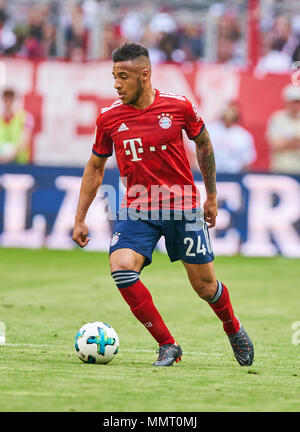 Monaco di Baviera, Germania. Il 12 maggio 2018. FC Bayern Munich Soccer, Monaco, 12 maggio 2018 Corentin TOLISSO, FCB 24 aziona la pallina, azione, full-size, nuova maglia 2018/2019 campionati tedeschi vincente cerimonia di celebrazione FC Bayern Monaco - VFB STOCCARDA 1-4 1.della Lega calcio tedesca , Monaco di Baviera, 12 maggio 2018, STAGIONE 2017/2018 © Peter Schatz / Alamy Live News Credito: Peter Schatz/Alamy Live News Foto Stock