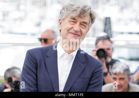Cannes, Francia. 13 Maggio, 2018. Cannes, Francia. 13 maggio 2018. Wim Wenders Ettore un uomo della sua Parola, Photocall. Il 71° Festival di Cannes Cannes, Francia 13 maggio 2018 Dja1146 71 St Cannes Film Festival Credito: Allstar Picture Library/Alamy Live News Foto Stock