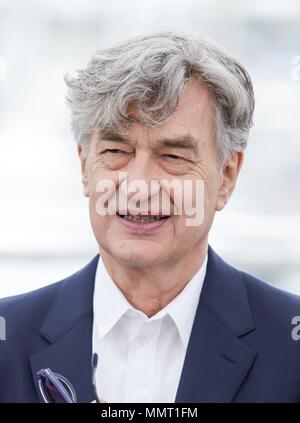 Cannes, Francia. 13 Maggio, 2018. Cannes, Francia. 13 maggio 2018. Wim Wenders Ettore un uomo della sua Parola, Photocall. Il 71° Festival di Cannes Cannes, Francia 13 maggio 2018 Dja1148 71 St Cannes Film Festival Credito: Allstar Picture Library/Alamy Live News Foto Stock