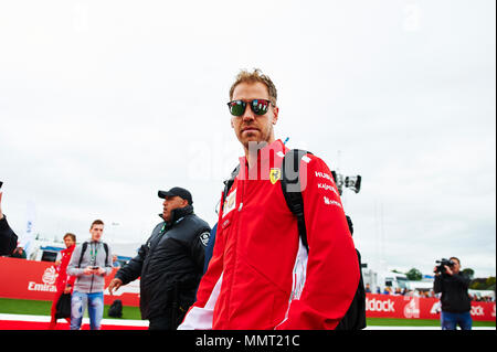 Barcellona, Spagna. Il 13 maggio 2018. Sebastian Vettel del team Ferrari arriva al circuito durante la gara di Formula Uno al giorno. Credito: Pablo Guillen Alamy News Credito: Pablo Guillen/Alamy Live News Foto Stock