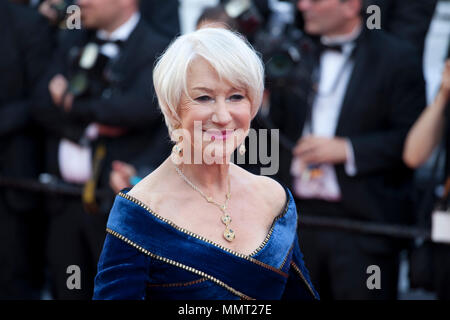 Cannes, Francia. 13 Maggio, 2018. Cannes, Francia. 13 Maggio, 2018. Cannes, Francia. 13 Maggio, 2018. Cannes, Francia. Il 12 maggio 2018. Attrice Helen Mirren le ragazze del Sole (Les Filles du Soleil) screening di gala presso la settantunesima Cannes Film Festival, sabato 12 maggio 2018, Cannes, Francia. Photo credit: Doreen Kennedy Credit: Doreen Kennedy/Alamy Live News Credito: Doreen Kennedy/Alamy Live News Credito: Doreen Kennedy/Alamy Live News Foto Stock