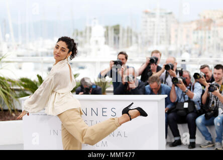 Cannes, Francia. 13 Maggio, 2018. L'attrice Golshifteh Farahani assiste il photocall per 'Ragazze del Sole (Les Filles du Soleil)' durante la settantunesima annuale di Cannes Film Festival presso il Palais des Festivals a Cannes, Francia, il 13 maggio 2018. Credito: Luo Huanhuan/Xinhua/Alamy Live News Foto Stock