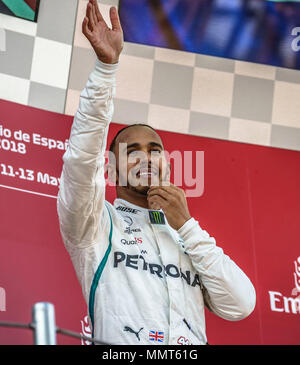 Barcellona, Spagna. 13 Maggio 2018: Lewis Hamilton (GBR) di Mercedes celebra la vittoria del GP di Spagna sul podio sul circuito de Barcelona - Catalunya Credito: Matthias Oesterle/Alamy Live News Foto Stock