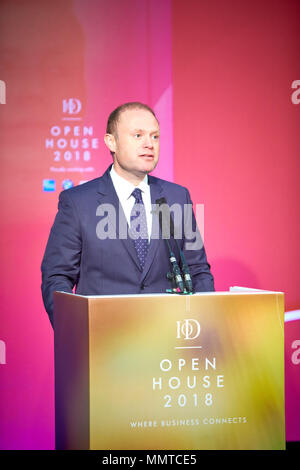 Il primo ministro di Malta Joseph Muscat offre un discorso presso l Istituto di Amministrazione Open House 2018 evento tenutosi nell'IOD di Pall Mall building Foto Stock