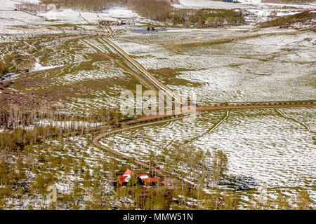 Aprile 27, 2017 - HASTINGS MESA vicino RIDGWAY E TELLURIDE COLORADO - Antenna Inverno in primavera - fine neve oltre il fotografo Joe Sohm's home accanto al famoso ultimo dollaro Ranch in San Juan Mountains, Hastings Mesa, vicino Ridgway e Telluride Colorado Foto Stock